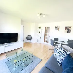 Thames View In Apartment
